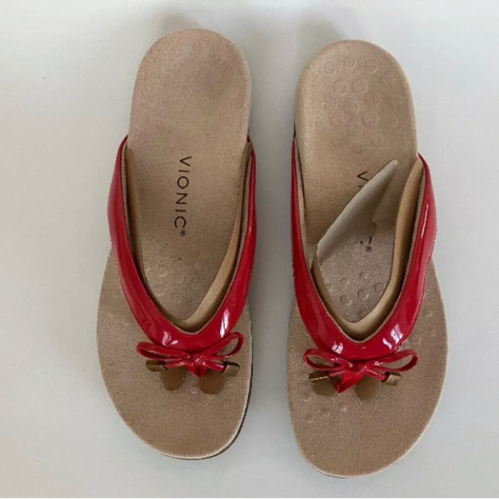 Vionic Bella Toe Post Red Patent Sandal Women's size 9-NEW!!